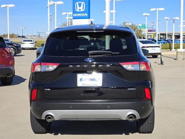 2021 ford escape se