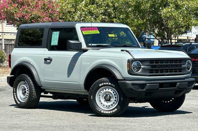 2022 ford bronco base