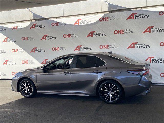 2024 toyota camry hybrid se