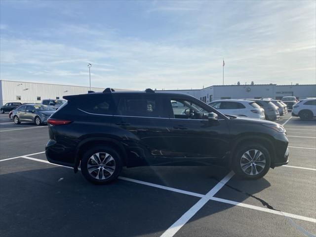 2022 toyota highlander xle