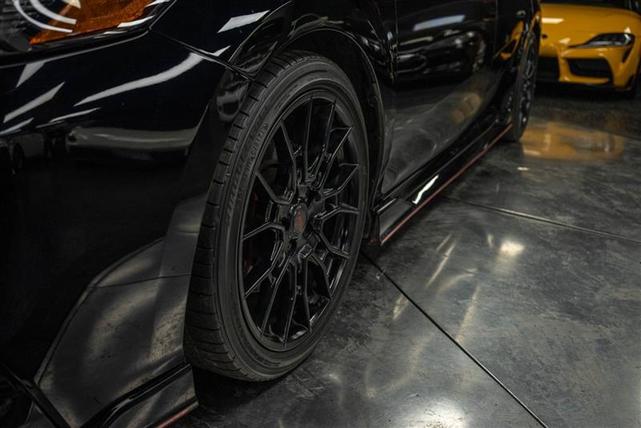 2020 toyota camry trd