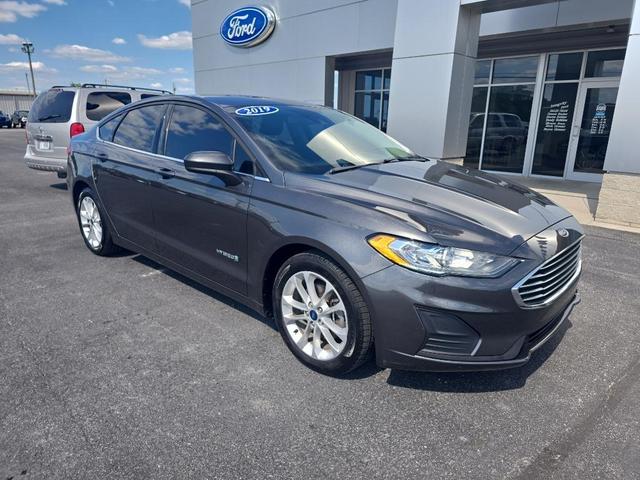 2019 ford fusion hybrid se