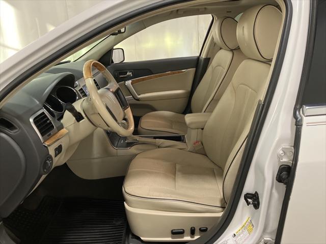 2011 lincoln mkz base