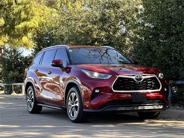 2021 toyota highlander xle