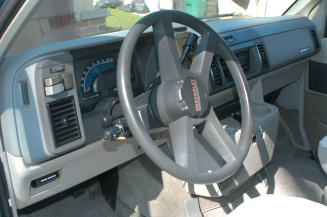accepting offers, 1992 chevy astro lt extended passenger van