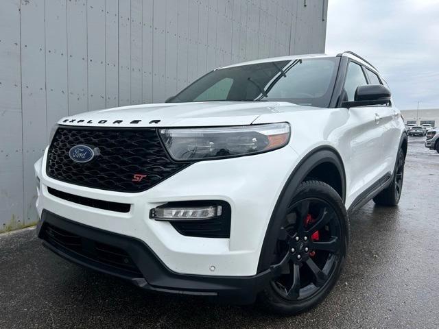 2022 ford explorer st