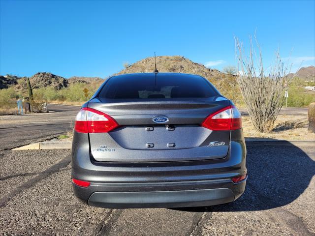 2018 ford fiesta se sedan