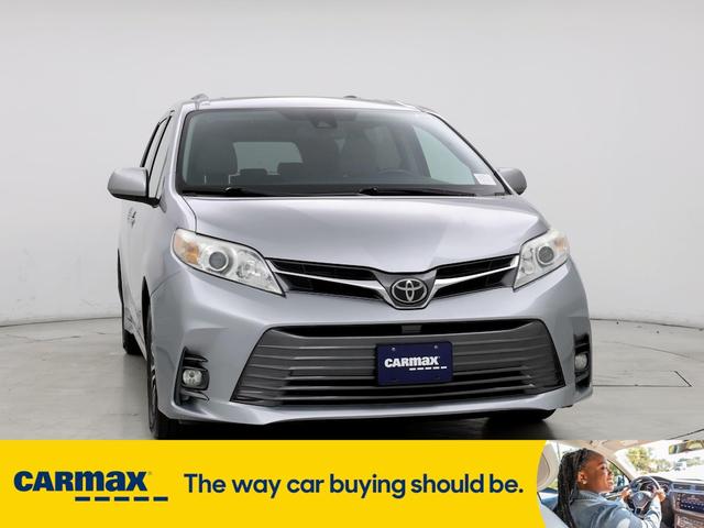 2018 toyota sienna xle