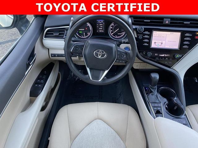 2018 toyota camry hybrid le