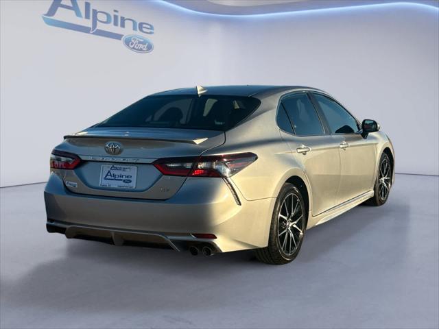 2021 toyota camry se