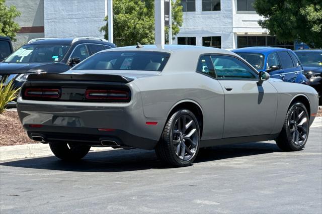 2023 dodge challenger sxt