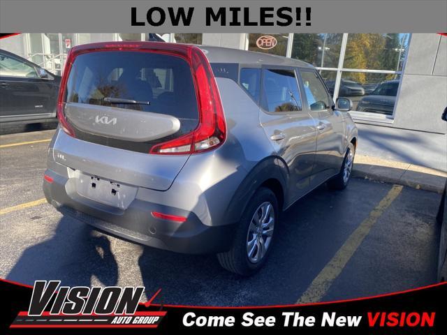 2022 kia soul lx