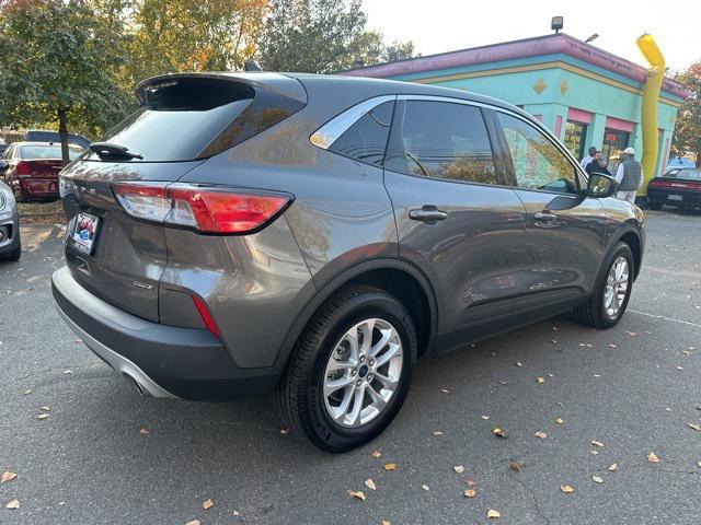 2021 ford escape se