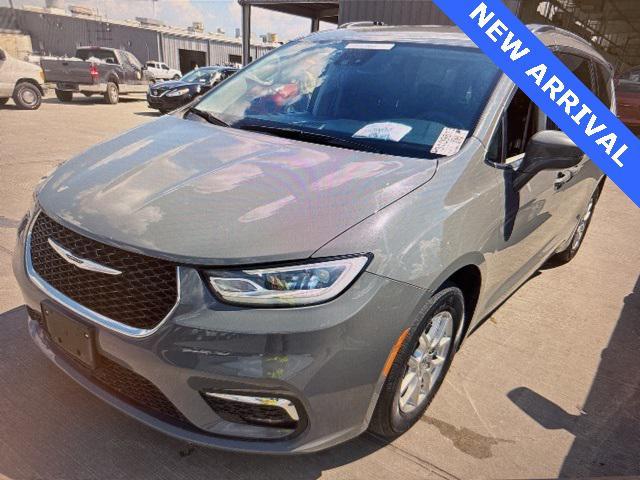 2022 chrysler pacifica touring l