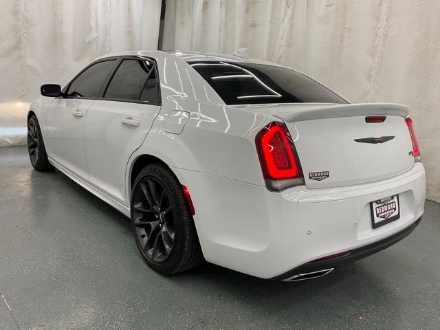 2022 chrysler 300 s