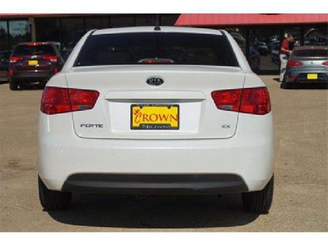 2013 kia white, 5k miles in tyler, tx