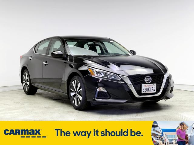 2022 nissan altima sv