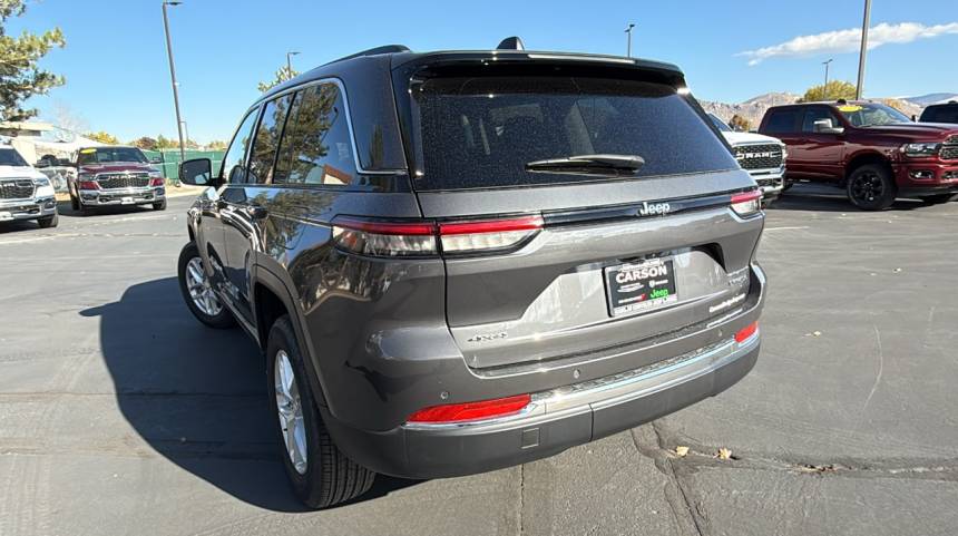 2023 jeep grand cherokee laredo