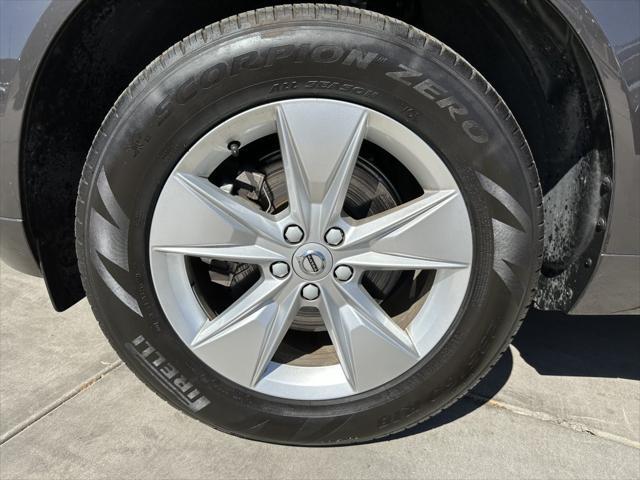 2022 volvo xc60 b5 momentum