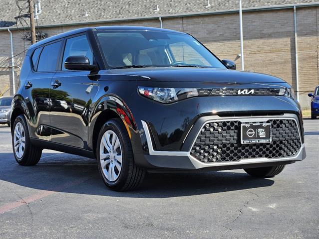 2023 kia soul lx