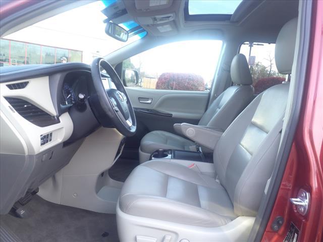 2017 toyota sienna xle