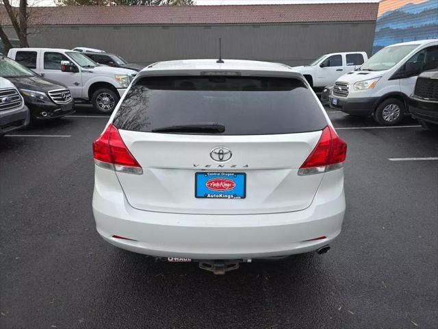 2010 toyota venza base