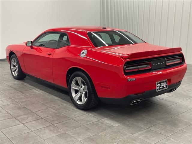 2022 dodge challenger sxt