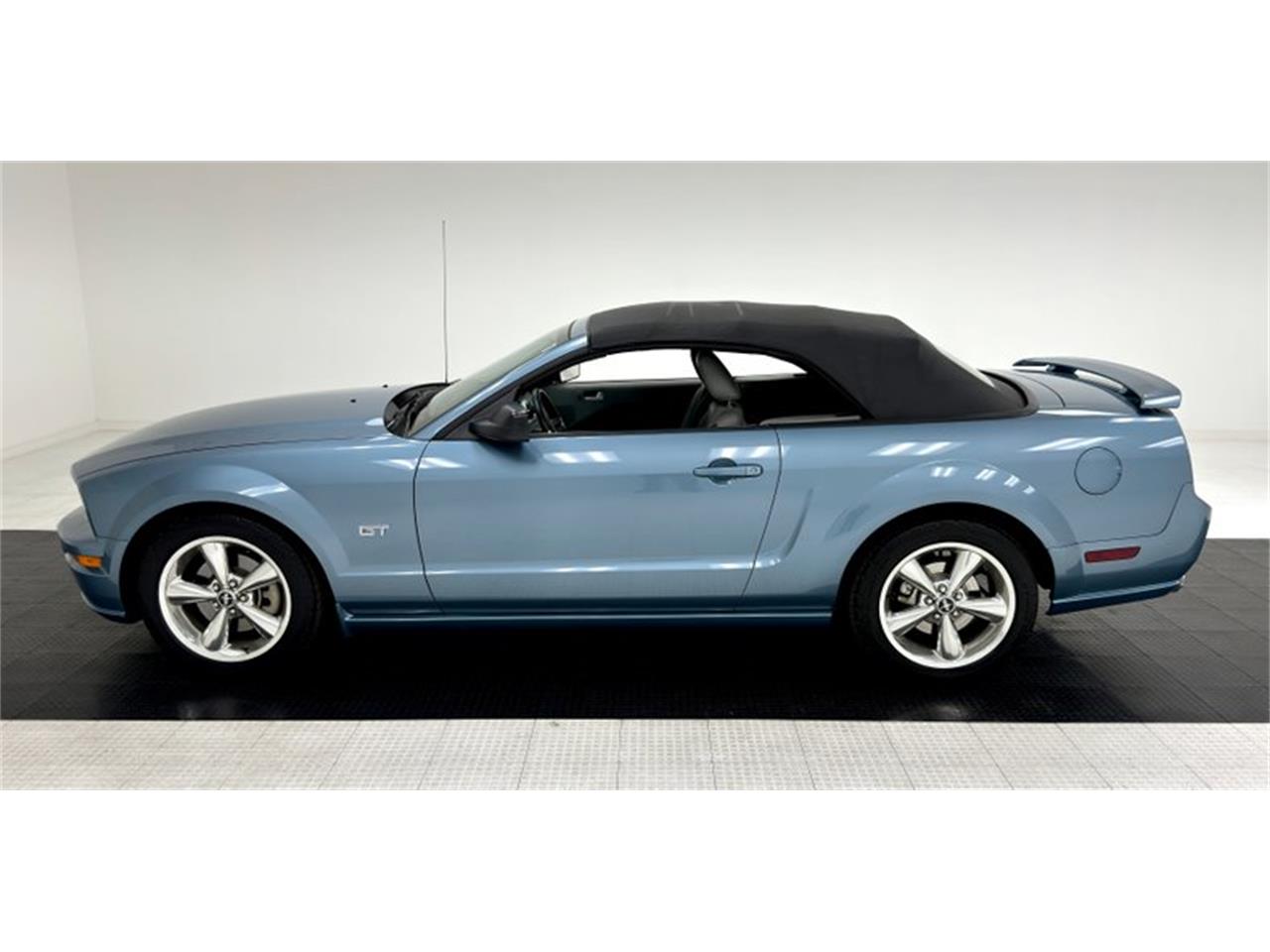 2006 ford mustang