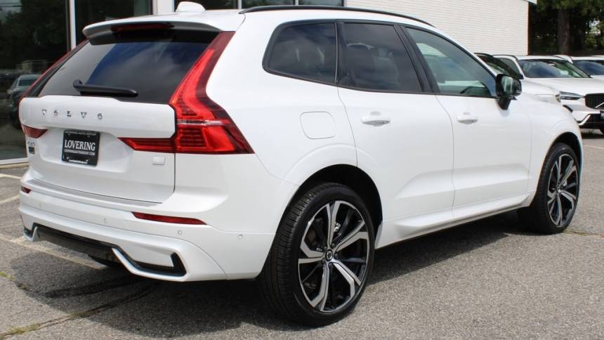 2024 volvo xc60 recharge t8 ultimate dark theme