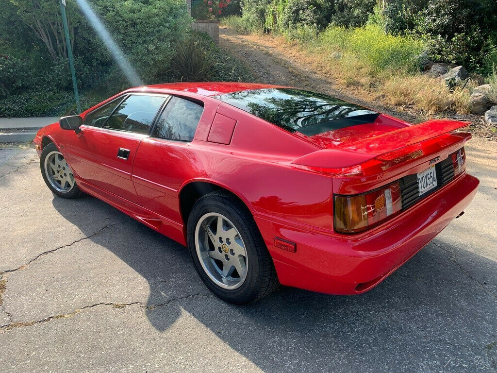 1991 lotus esprit se. exceptional with 29,252 original miles. nearly mint