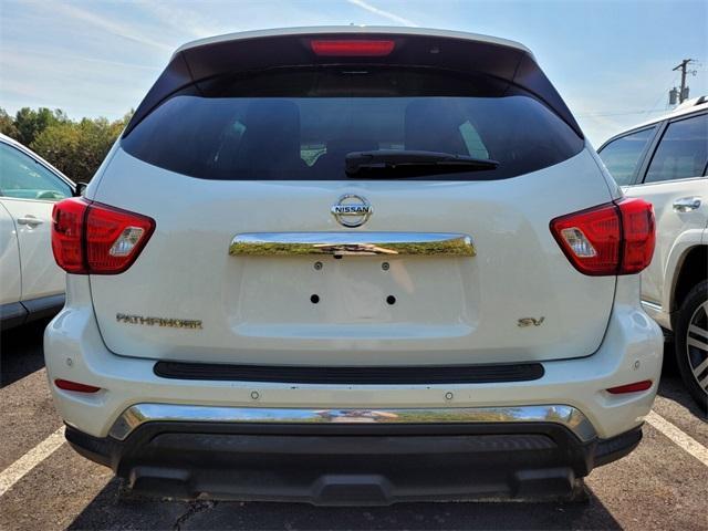 2019 nissan pathfinder sv