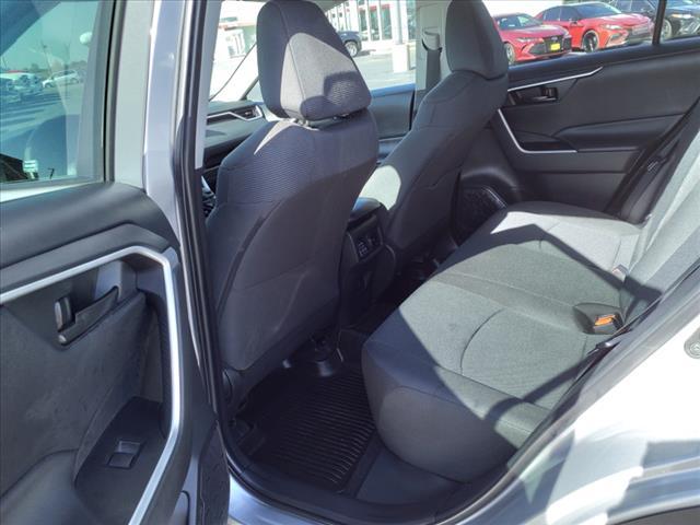 2022 toyota rav4 le