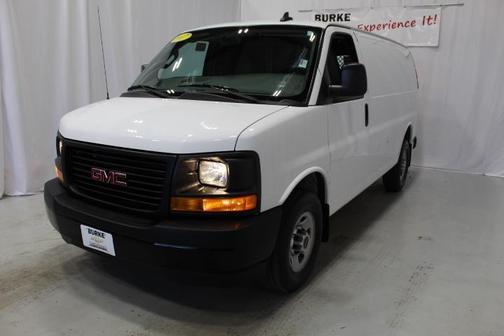 2017 gmc savana 2500 in milwaukee, wisconsin