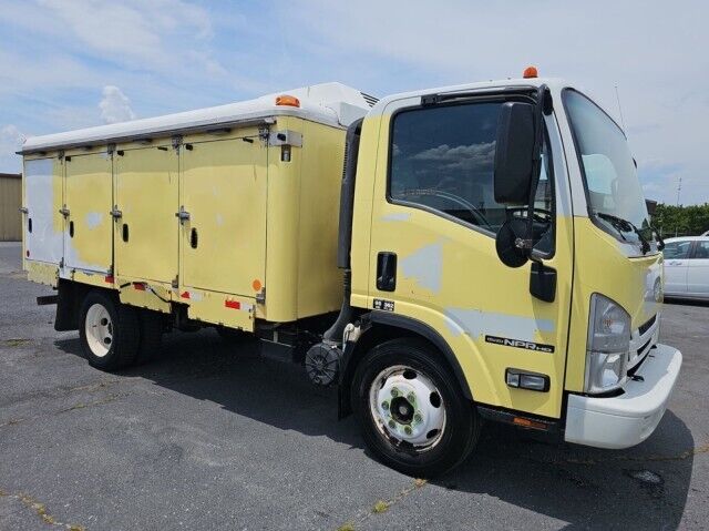 2018 isuzu w refrigeration unit