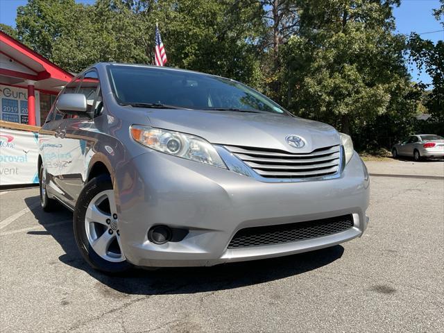 2017 toyota sienna le