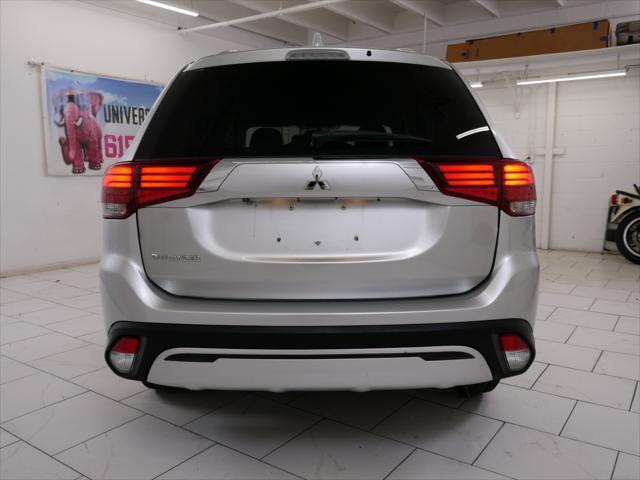 2020 mitsubishi outlander es