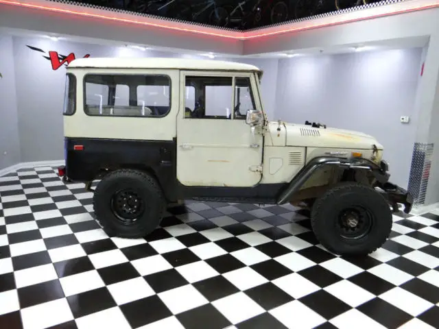 toyota fj40 land cruiser 4x4 hardtop wagon jump seats 4-speed 3.6 inline 6 cyl