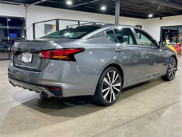 2022 nissan altima sr fwd