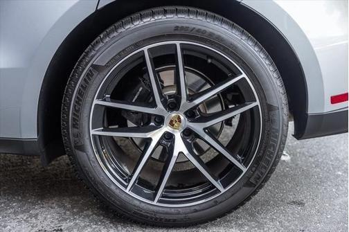 2024 porsche macan