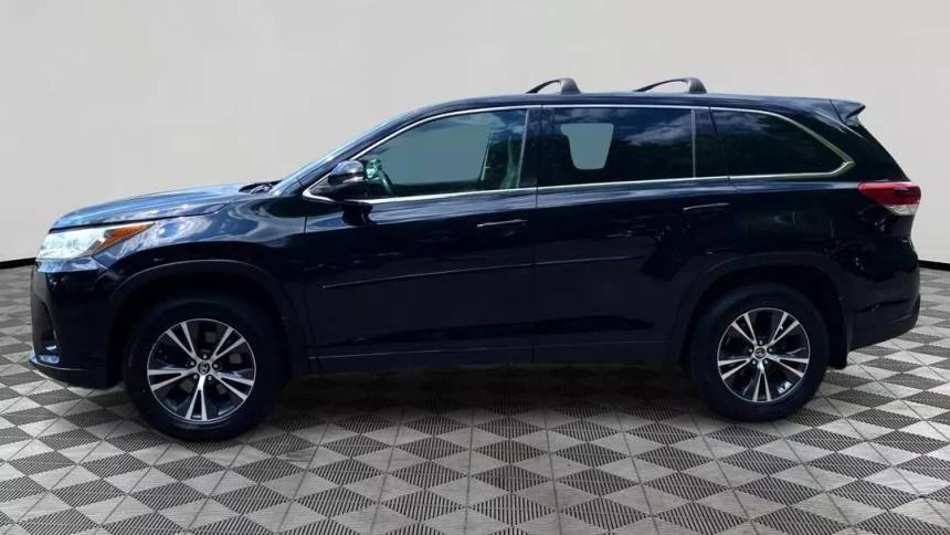 2018 toyota highlander le