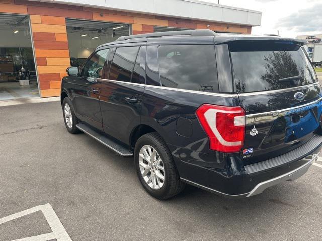 2021 ford expedition xlt