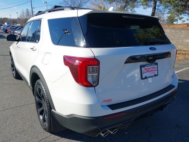 2022 ford explorer st