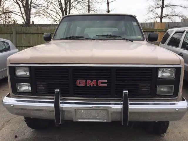 1988 gmc suburban 2500 4x4 high seirra
