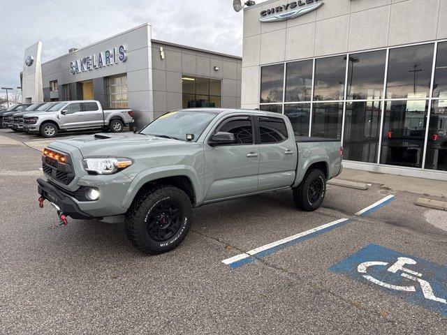 2022 toyota tacoma sr