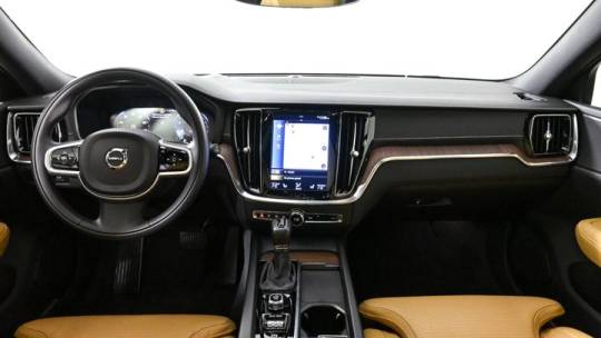 2021 volvo v60 cross country t5