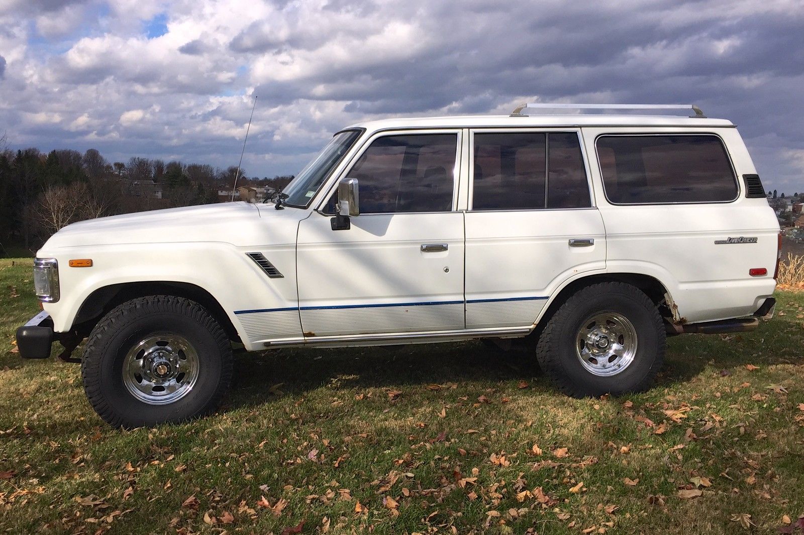 1989 toyota land cruiser base sport utility 4-door 4.0l