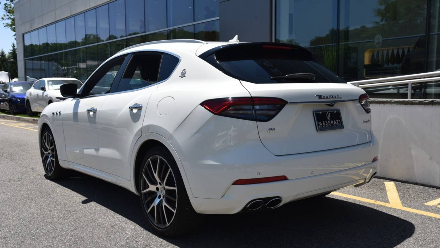 2021 maserati levante base