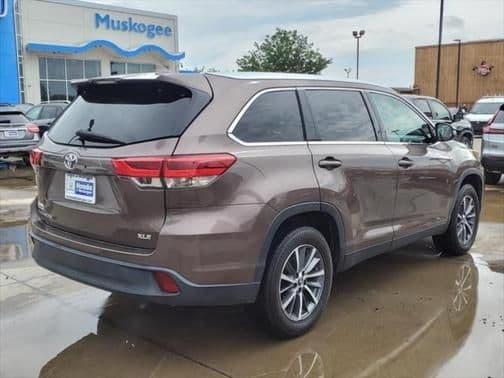 2019 toyota highlander xle in bacone, oklahoma