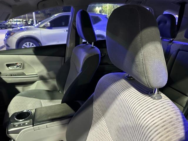 2016 toyota prius v five