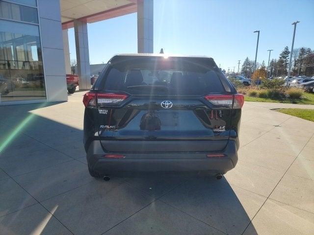 2022 toyota rav4 le